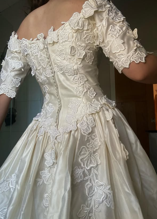 Retro A Line Off the Shoulder Appliques Satin Wedding Dress SH5946