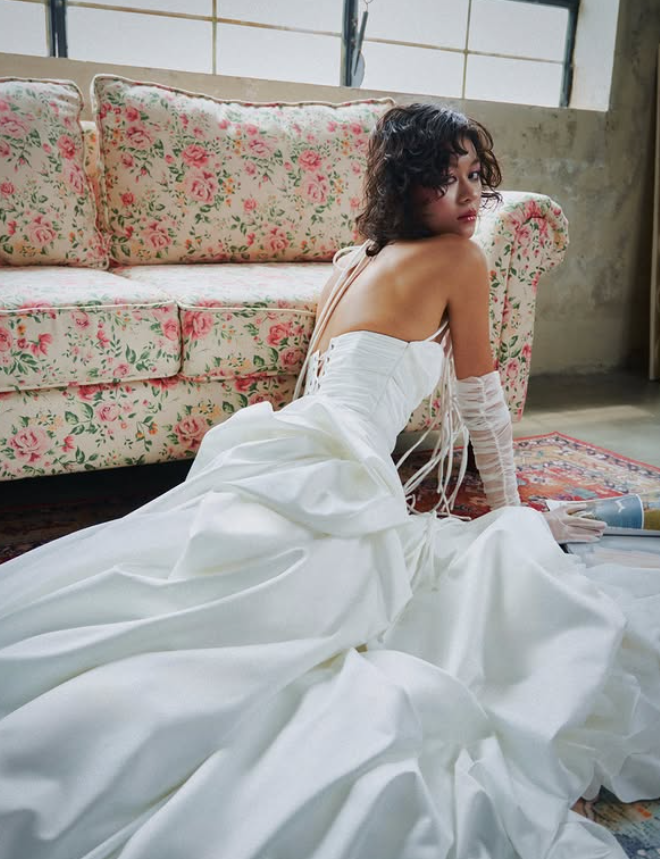 Stunning A Line Halter Pleated White Tulle Satin Long Wedding Dress SH4526