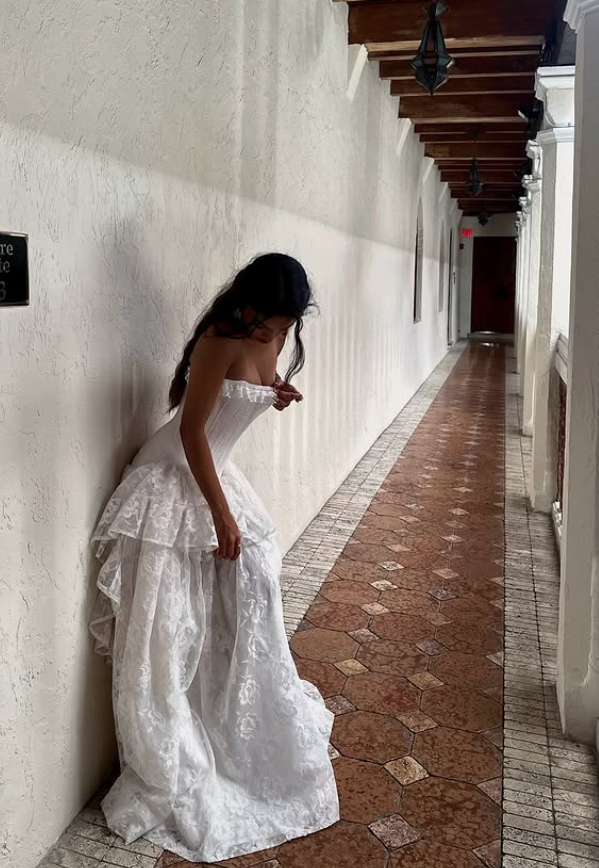 Stunning Ball Gown Strapless Layered White Lace Prom Dress Wedding Dress SH4663