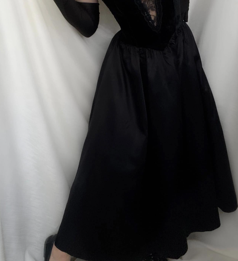 Vintage Black A Line Sweetheart Neck Velvet Satin Prom Dress Evening Dress SH6340