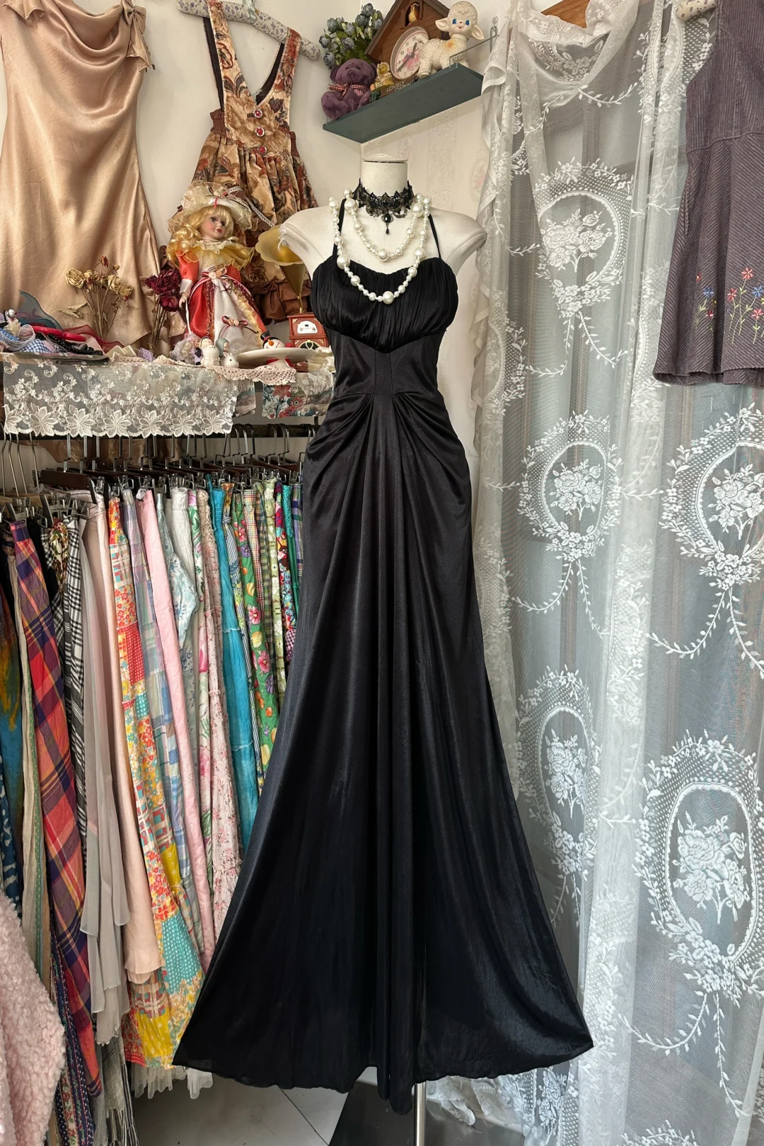 Simple Black Vintage Mermaid Halter Satin Graduation Prom Dress SH5378