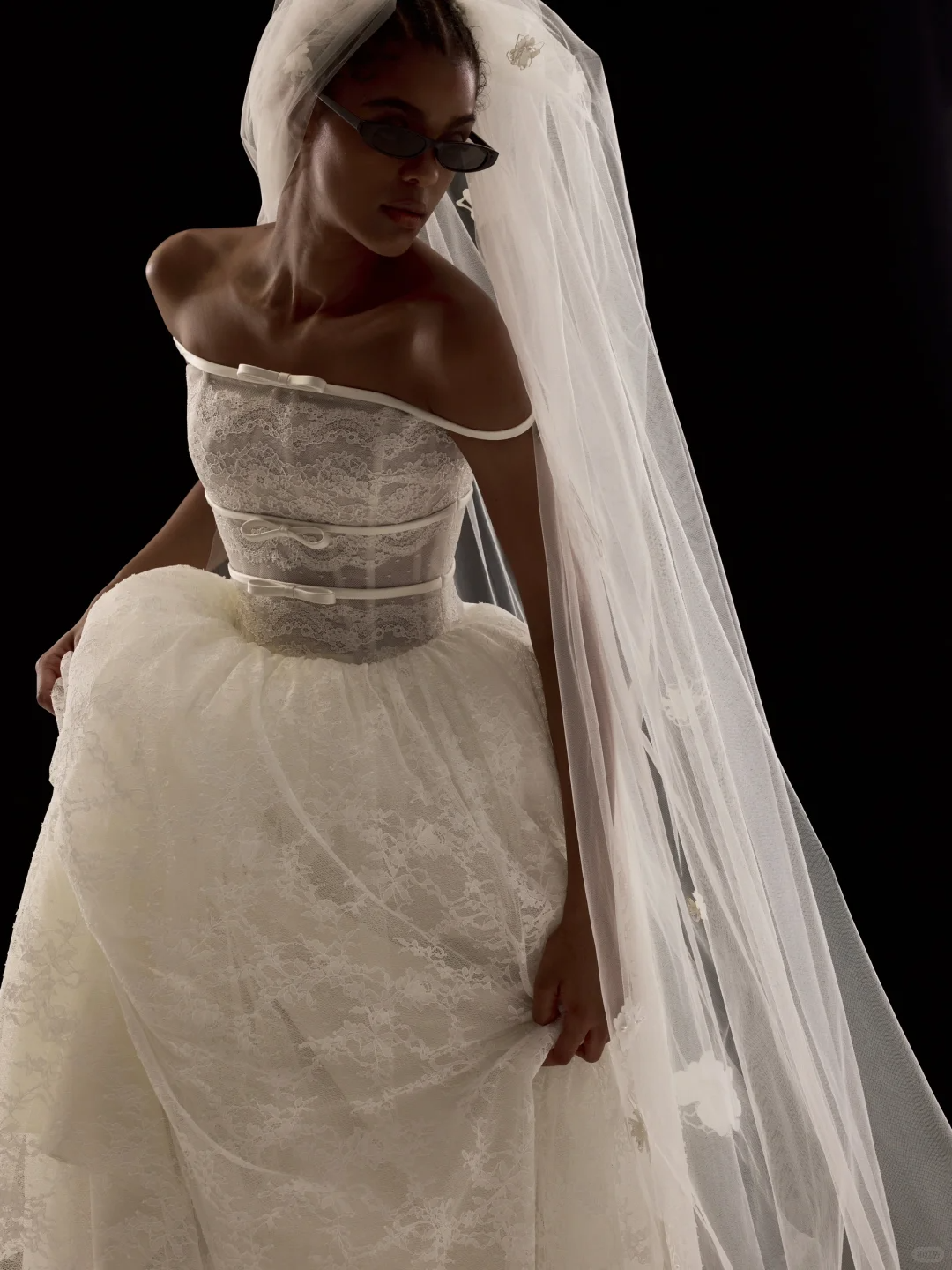 Cute Ball Gown Spaghetti Straps White Bow Lace Wedding Dress SH5077 (without Veil)