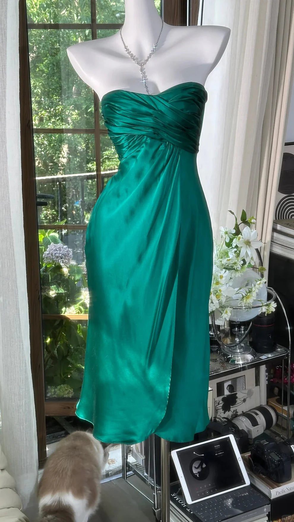 Green Sheath Sweetheart Neck Pleated Satin Short Homecoming Dress Wedding Guest Dress SH4323