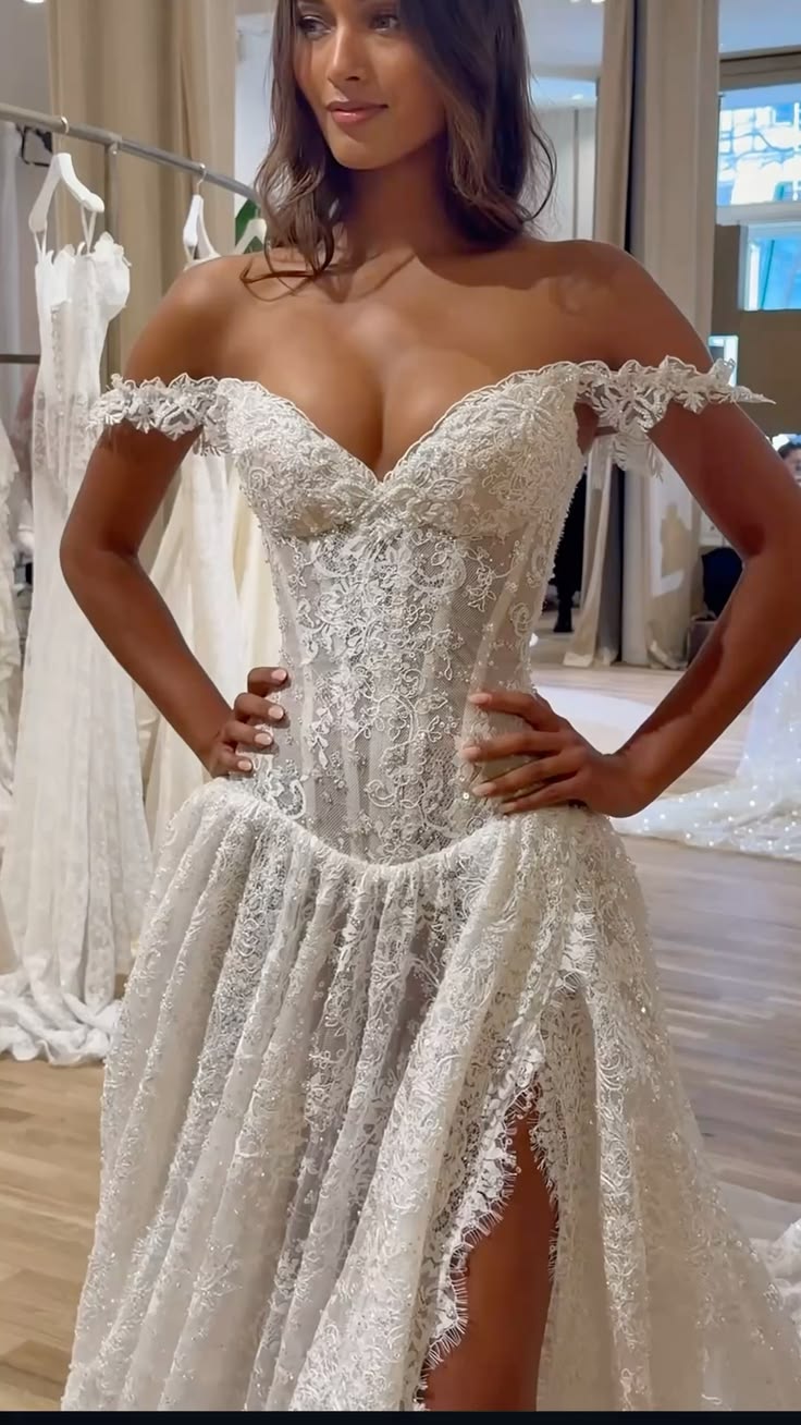 Romantic A Line Off the Shoulder Corset Exquisite Lace Long Wedding Dress with Slit SH7061