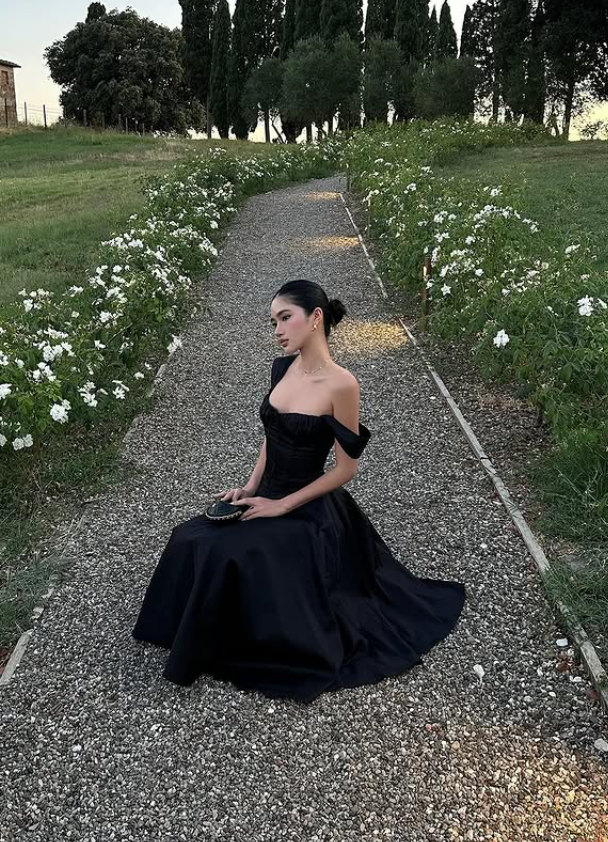 Simple Black A Line Straps Satin Prom Dress Outfits SH5313