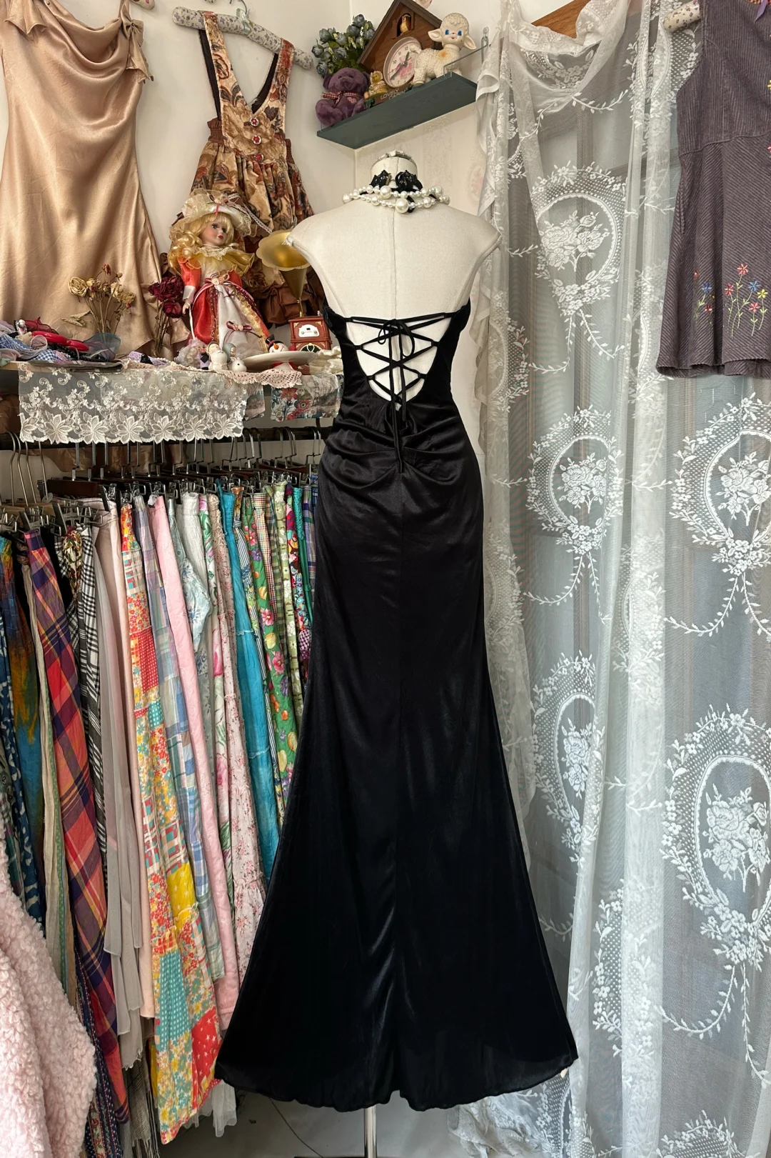 Simple Black Vintage Mermaid Halter Satin Graduation Prom Dress SH5378
