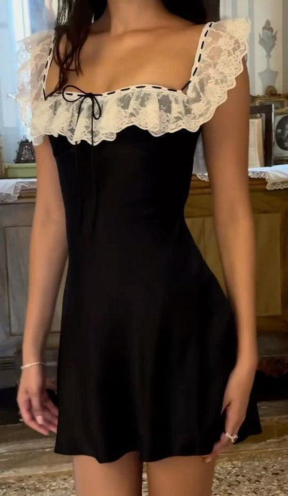 Classic Black-white A Line Straps Lace Satin Short Homecoming Dress SH8438