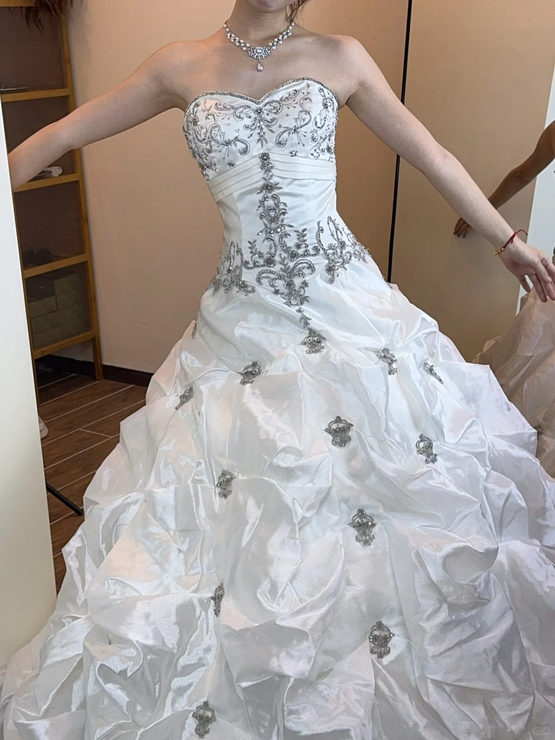 White Vintage Ball Gown Strapless Layered Beaded Satin Long Prom Dress 16th Birthday Dress SH5204