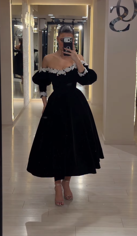 Elegant A Line Long Sleeve Pearl Black Velvet Long Prom Dress SH5301
