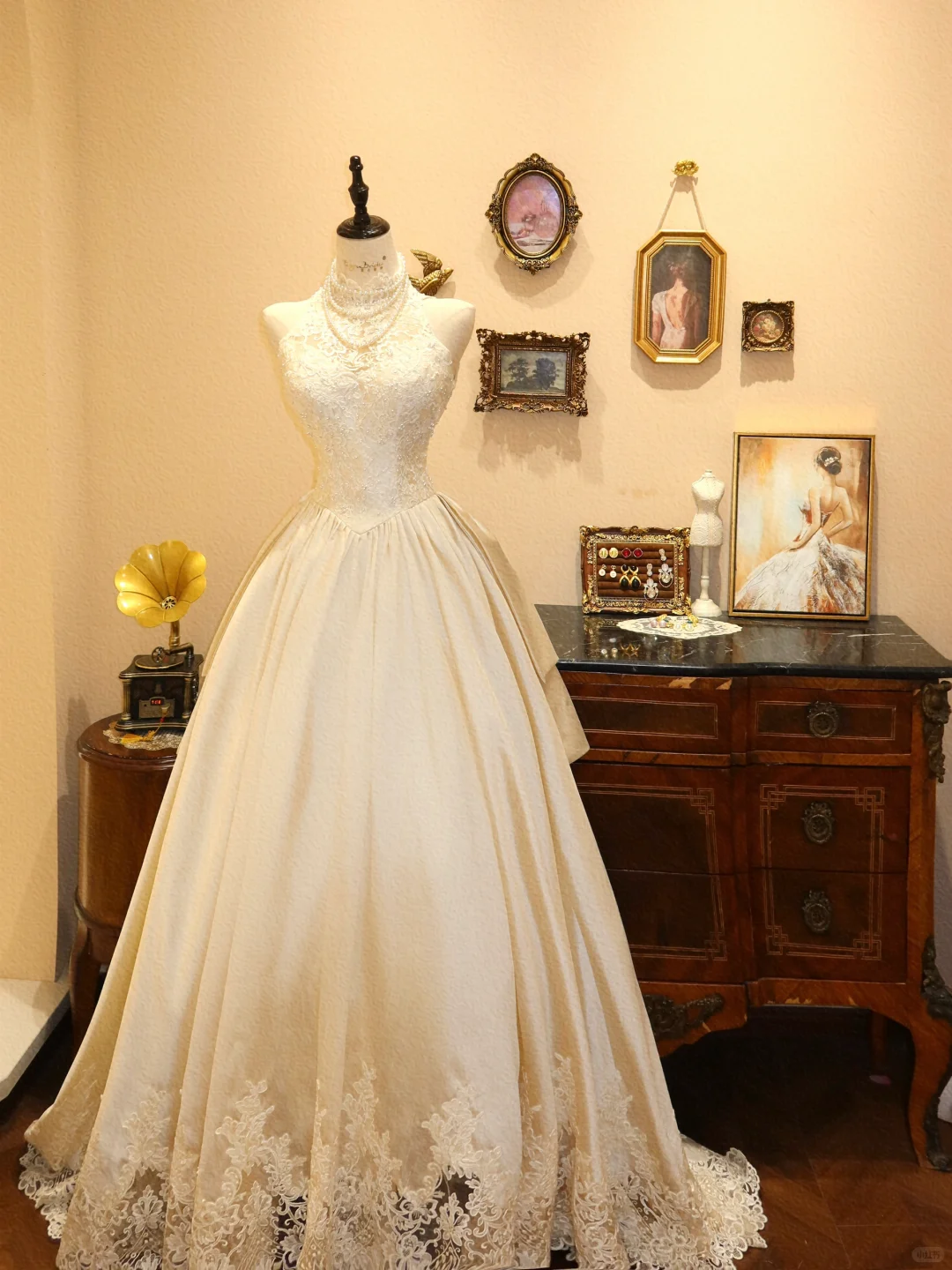 Beautiful A Line Halter Ivory Lace Satin Long Prom Dress Wedding Dress SH7398
