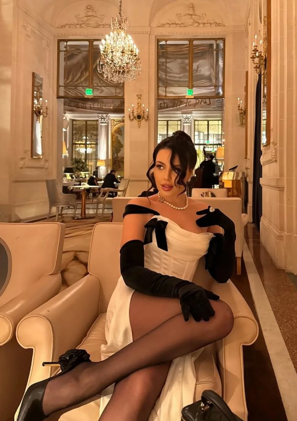 Sexy Black Bow Sheath Straps Corset White Satin Prom Dress Evening Dress with Slit SH5525