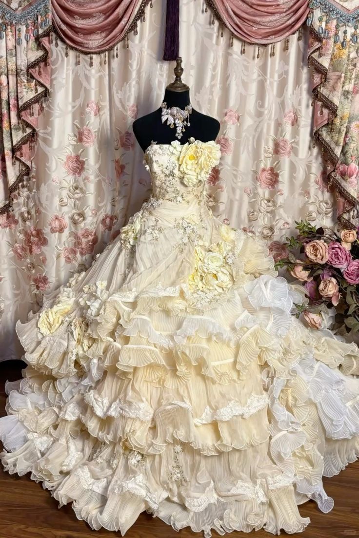 Vintage Yellow Ball Gown Strapless Floral Layered Tulle Prom Dress 16th Birthday Dress SH4522