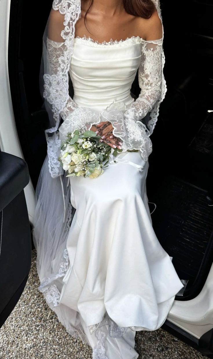 Classy Mermaid Long Sleeve White Lace Satin Long Wedding Dress SH8458