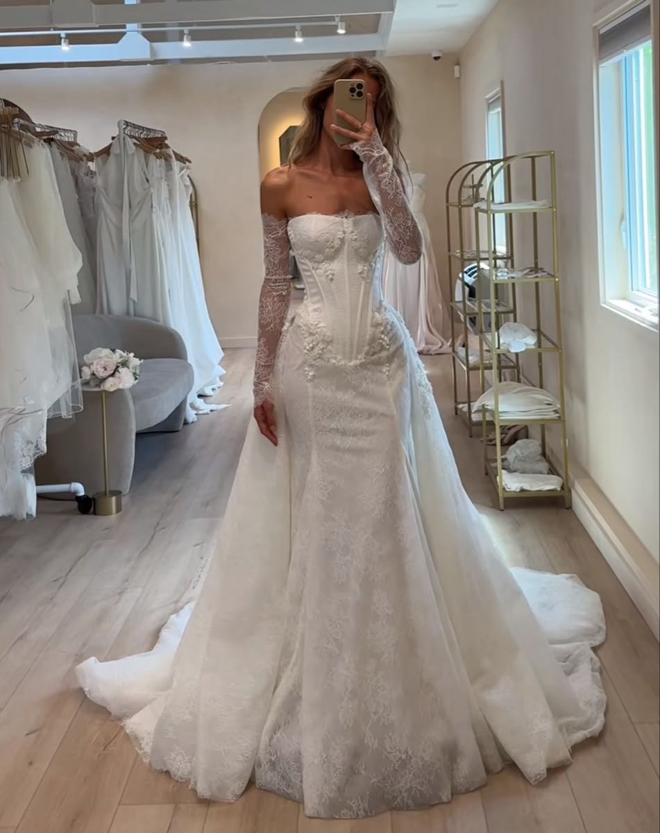 Sweety Ball Gown Long Sleeve White Lace Tulle Long Wedding Dress SH8389