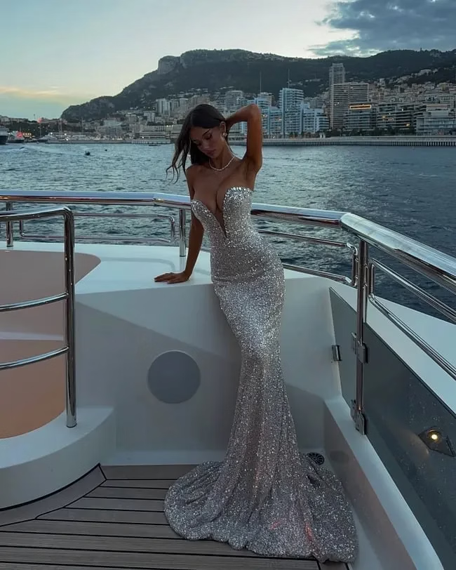 Shiny Silver Mermaid Sweetheart Neck Rhinestone Sequin Prom Dress Evening Dress SH8569