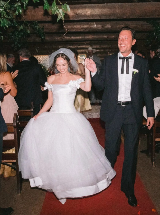 Classic Ball Gown Off the Shoulder White Satin Tulle Long Wedding Dress SH7443