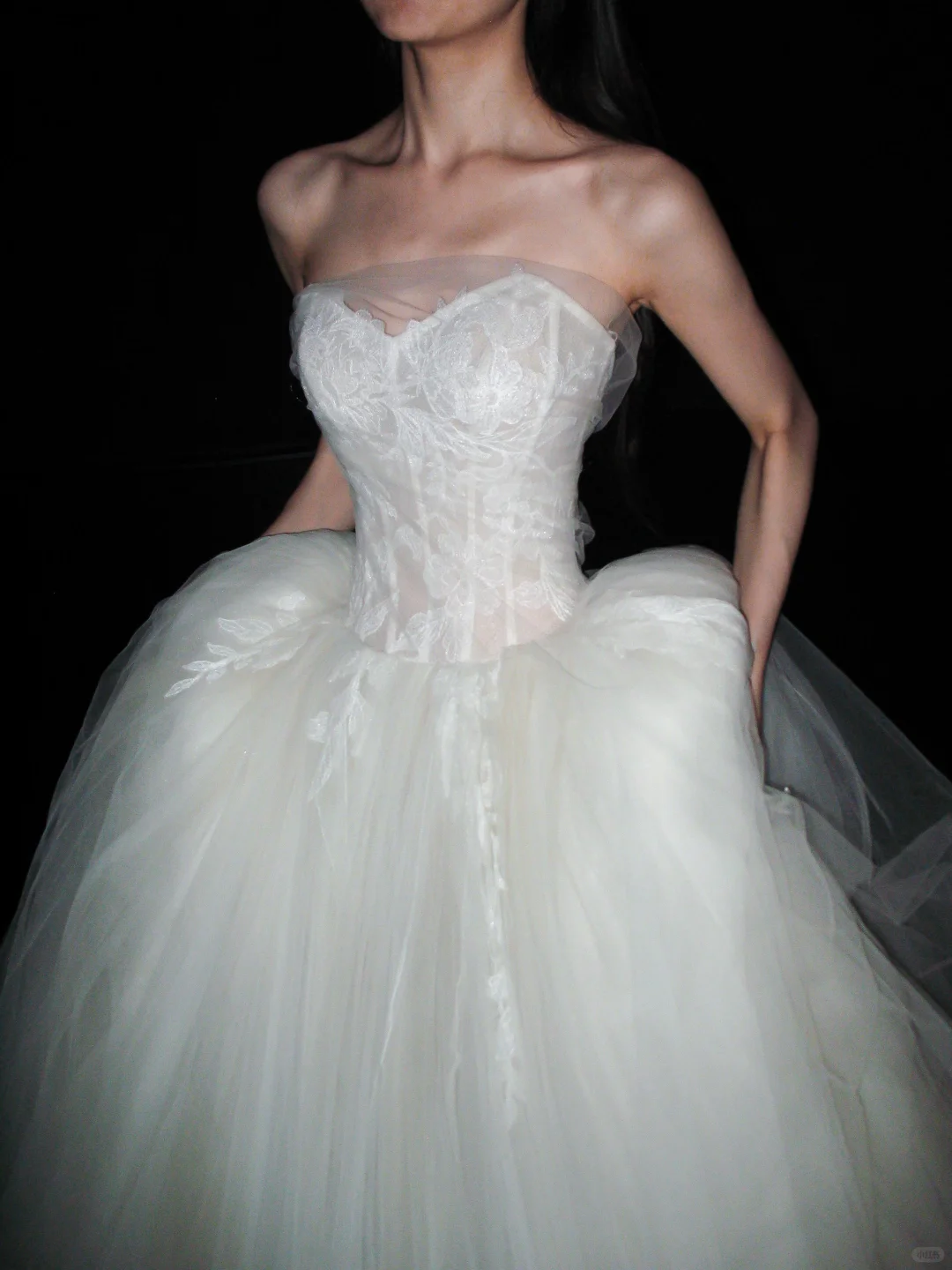 High-class Ball Gown Sweetheart Neck Appliques Lace Tulle Long Wedding Dress SH6612