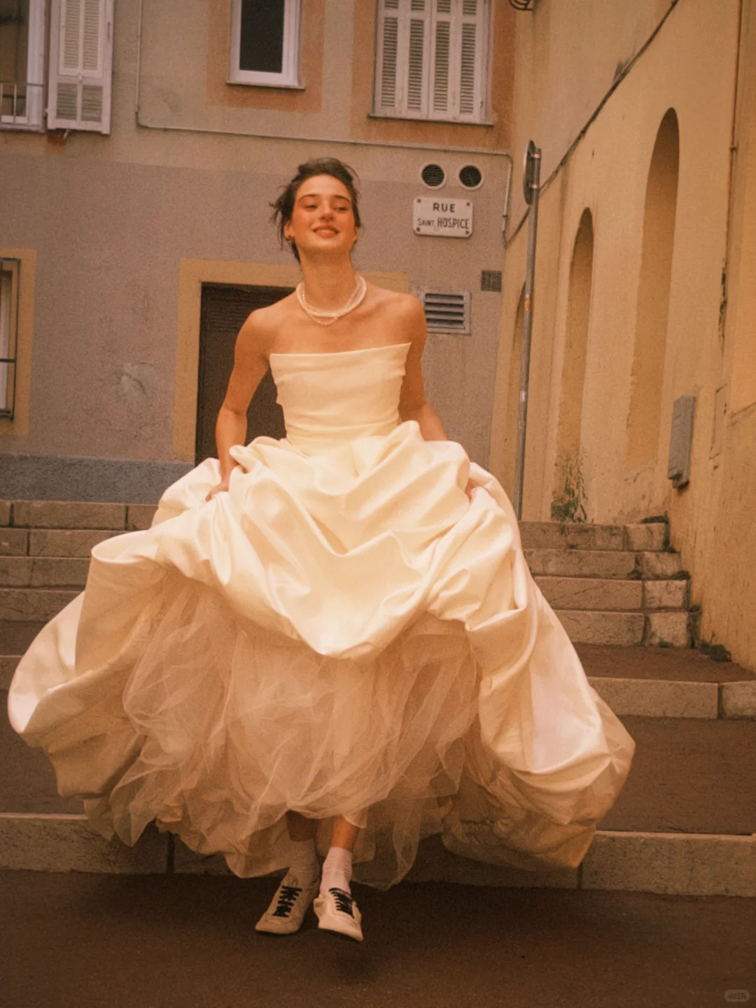 Simple Classic Ball Gown Strapless White Satin Tulle Long Wedding Dress  SH5099
