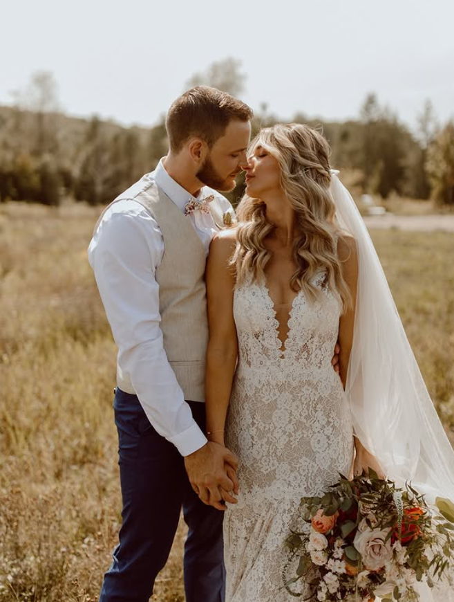 Romantic Mermaid Spaghetti Strap White Lace Long Wedding Dress SH5954