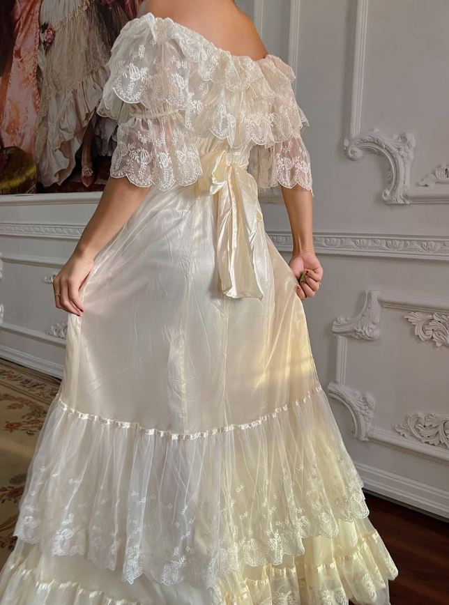 Pretty Ivory Vintage Ball Gown Off the Shoulder Layered Lace Long Prom Dress SH5384