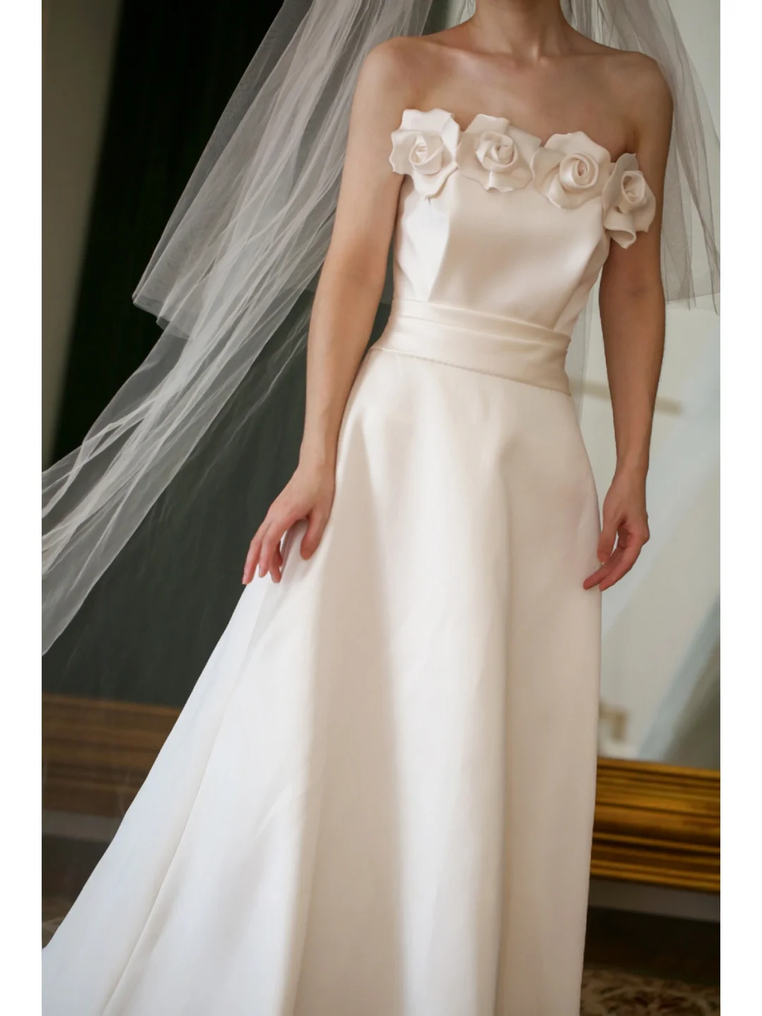 Romantic Camellia A Line Strapless White Satin Wedding Dress SH5079