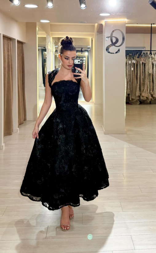 Elegant Classic A Line Straps Black Lace Backless Long Prom Dress SH5305