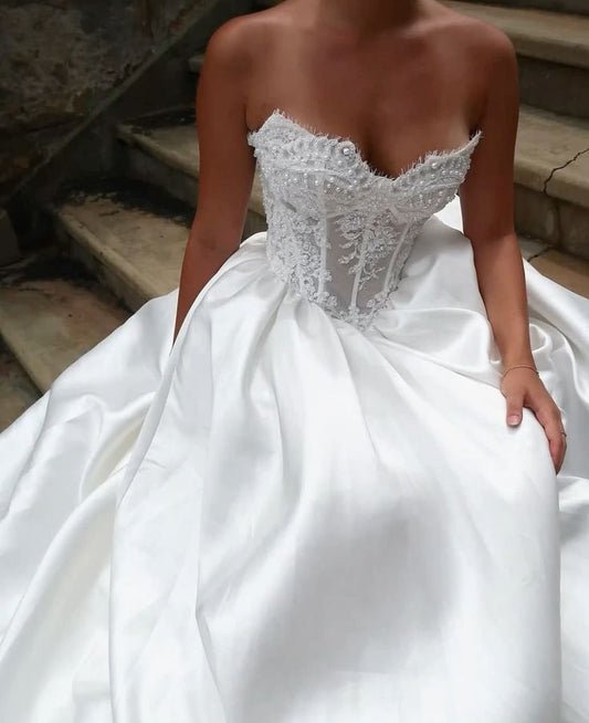 Sweety White Ball Gown Sweetheart Neck Pearl Lace Satin Long Wedding Dress SH4774