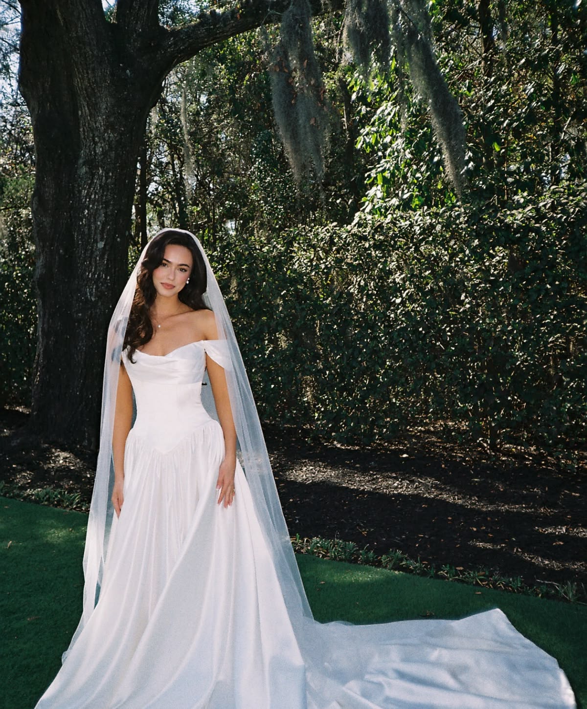Elegant Ball Gown Off the Shoulder White Satin Long Wedding Dress SH7063