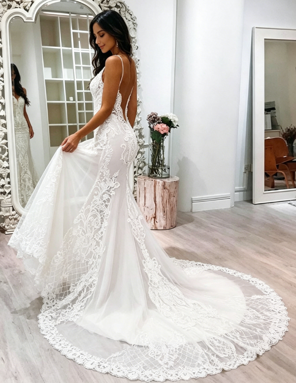 R0137,white sleeveless backless women dresses spaghetti-straps lace full length fashion dresses spaghetti-straps tulle long wedding dress