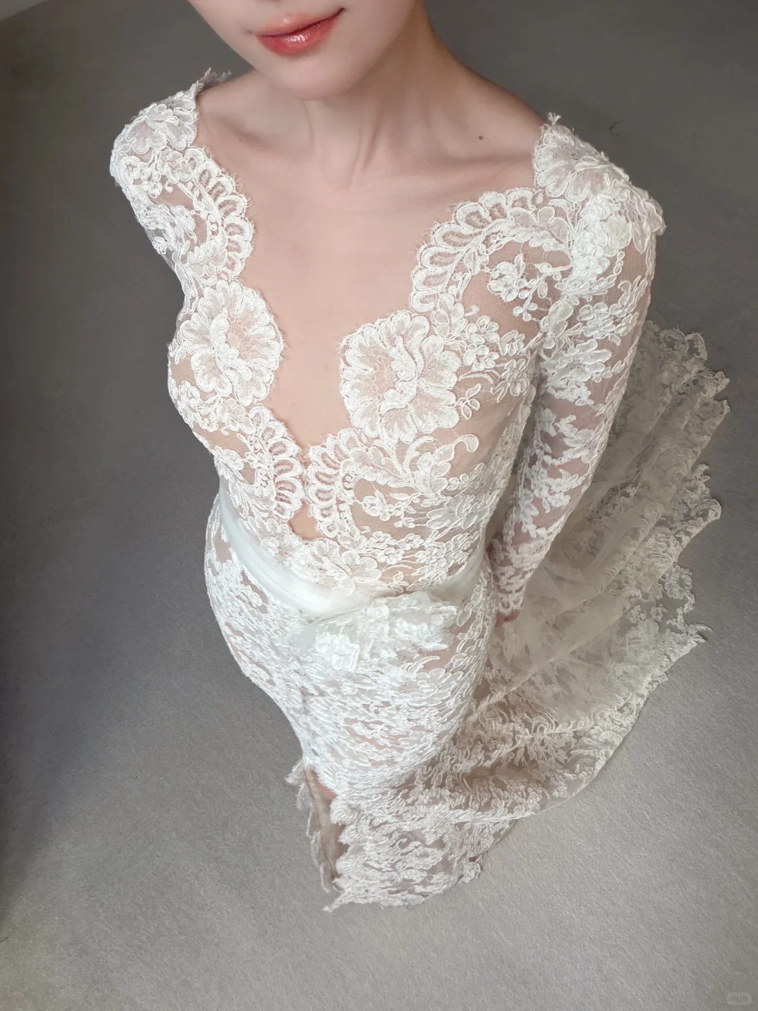 Stunning Mermaid Long Sleeve V Neck Lace Long Train Wedding Dress with Slit SH7724