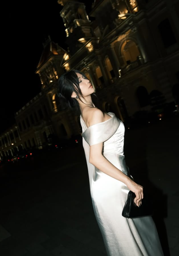 Simple A Line Straps White Satin Long Prom Dress SH5297