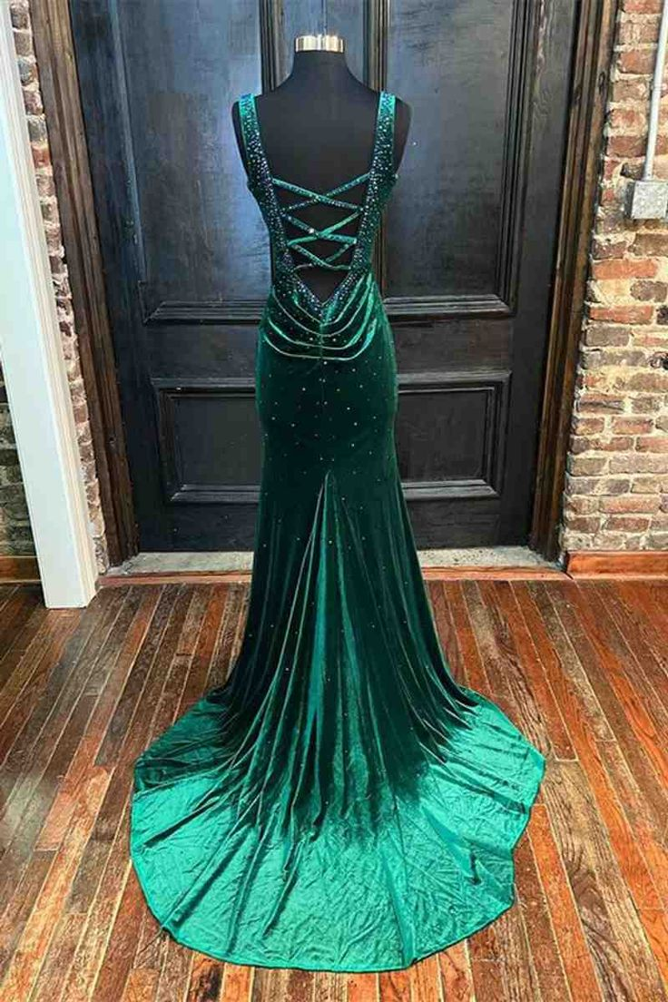Green V-Neck Velvet Long Mermaid Prom Dress With Beaded SH834