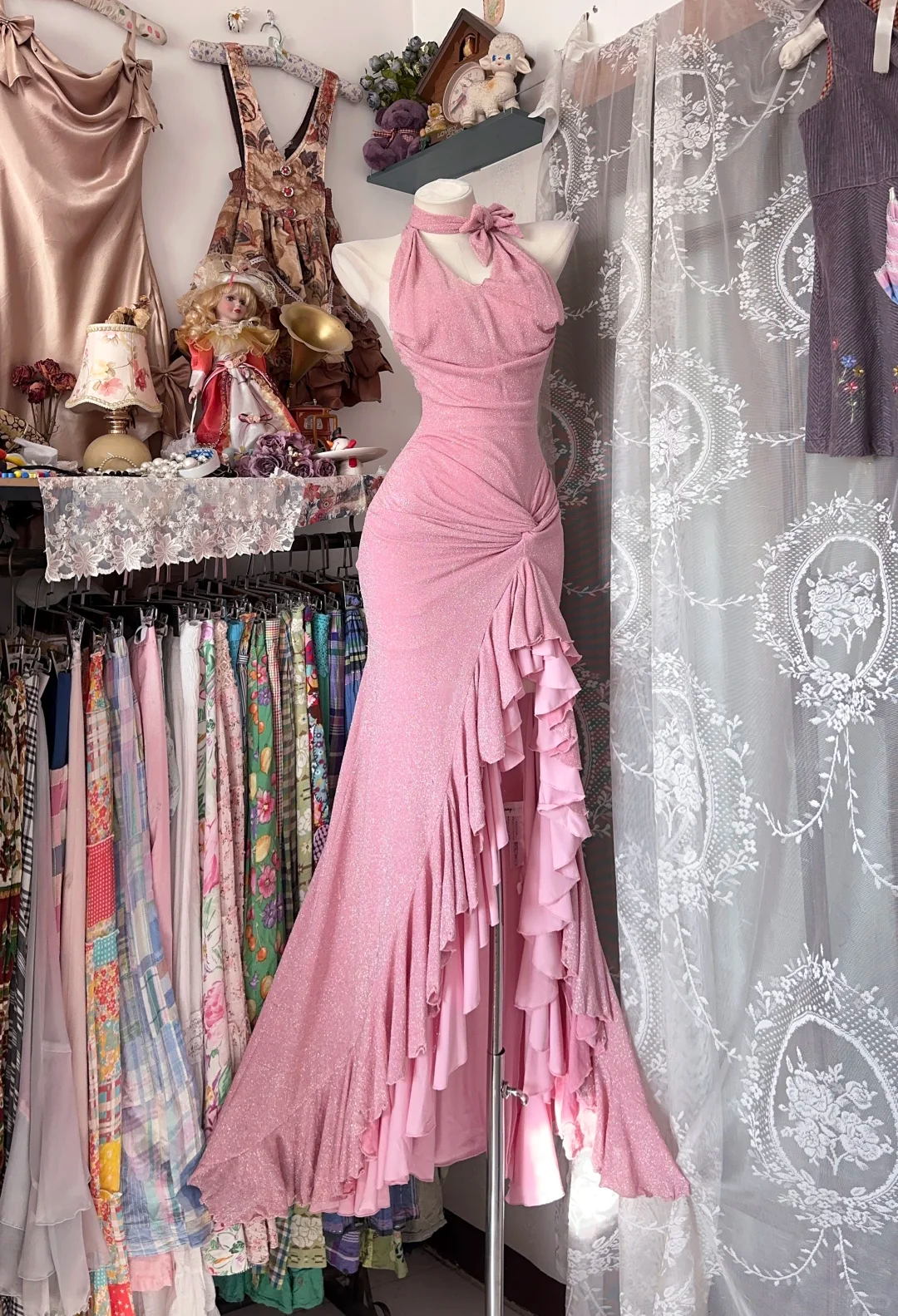 Pink Vintage Mermaid Halter Ruffle Sequin Chiffon Graduation Prom Dress with Slit SH5368