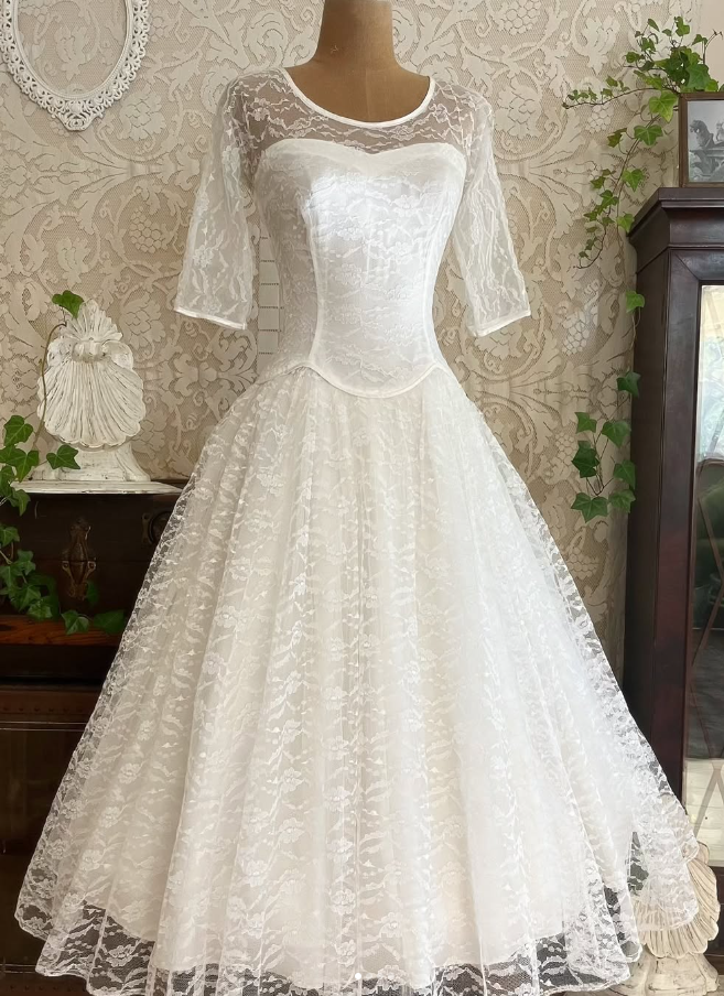 Vintage A Line Round Neck Long Sleeve Lace Satin Prom Dress Wedding Dress SH1859