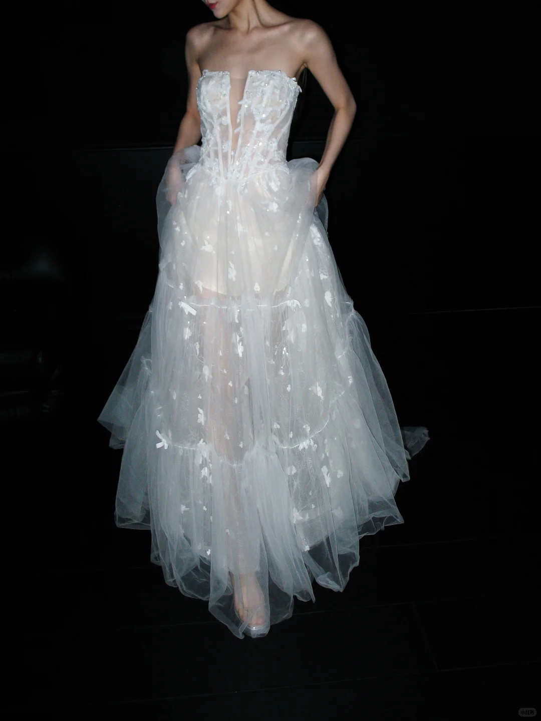 New A Line Strapless White Appliques Tulle Long Wedding Dress SH8883