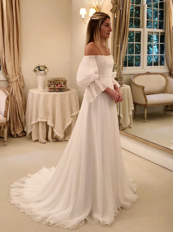 Gentle A Line Long Sleeve White Chiffon Long Wedding Dress SH5309