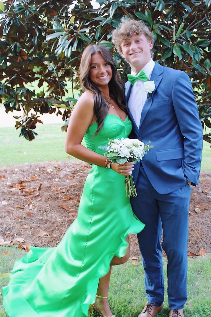 Green Sweetheart Neck Ruffle Satin Long Prom Dress Evening Dress with Slit SH1759