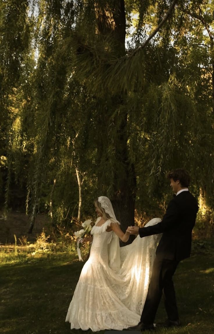 Pretty Simple A Line Straps White Lace Long Wedding Dress SH5282
