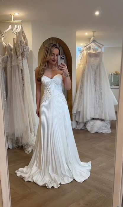 Classic A Line Sweetheart Neck Pleated White Satin Wedding Dress SH5477