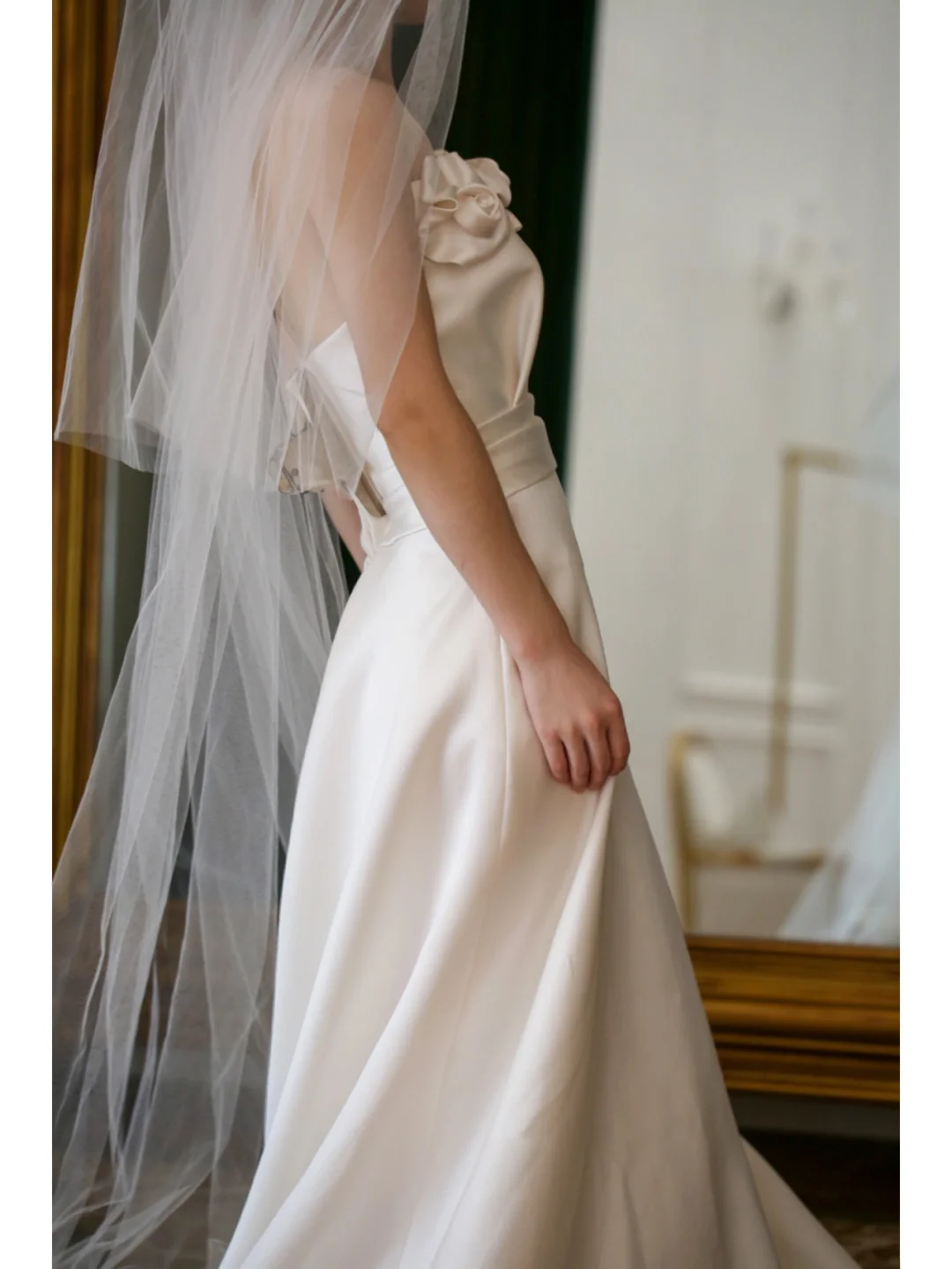 Romantic Camellia A Line Strapless White Satin Wedding Dress SH5079