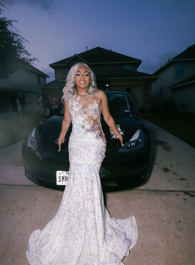 Black Girl Prom Dress White Sequin Prom Dresses for Juniors | Sexy V-neck Mermaid Evening Gowns SH6111