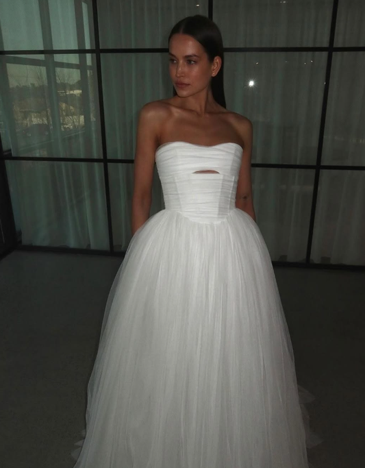 Simple A Line Sweetheart Neck White Tulle Long Wedding Dress SH5286