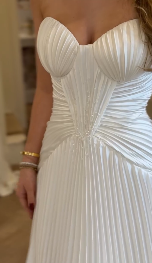 Classic A Line Sweetheart Neck Pleated White Satin Wedding Dress SH5477