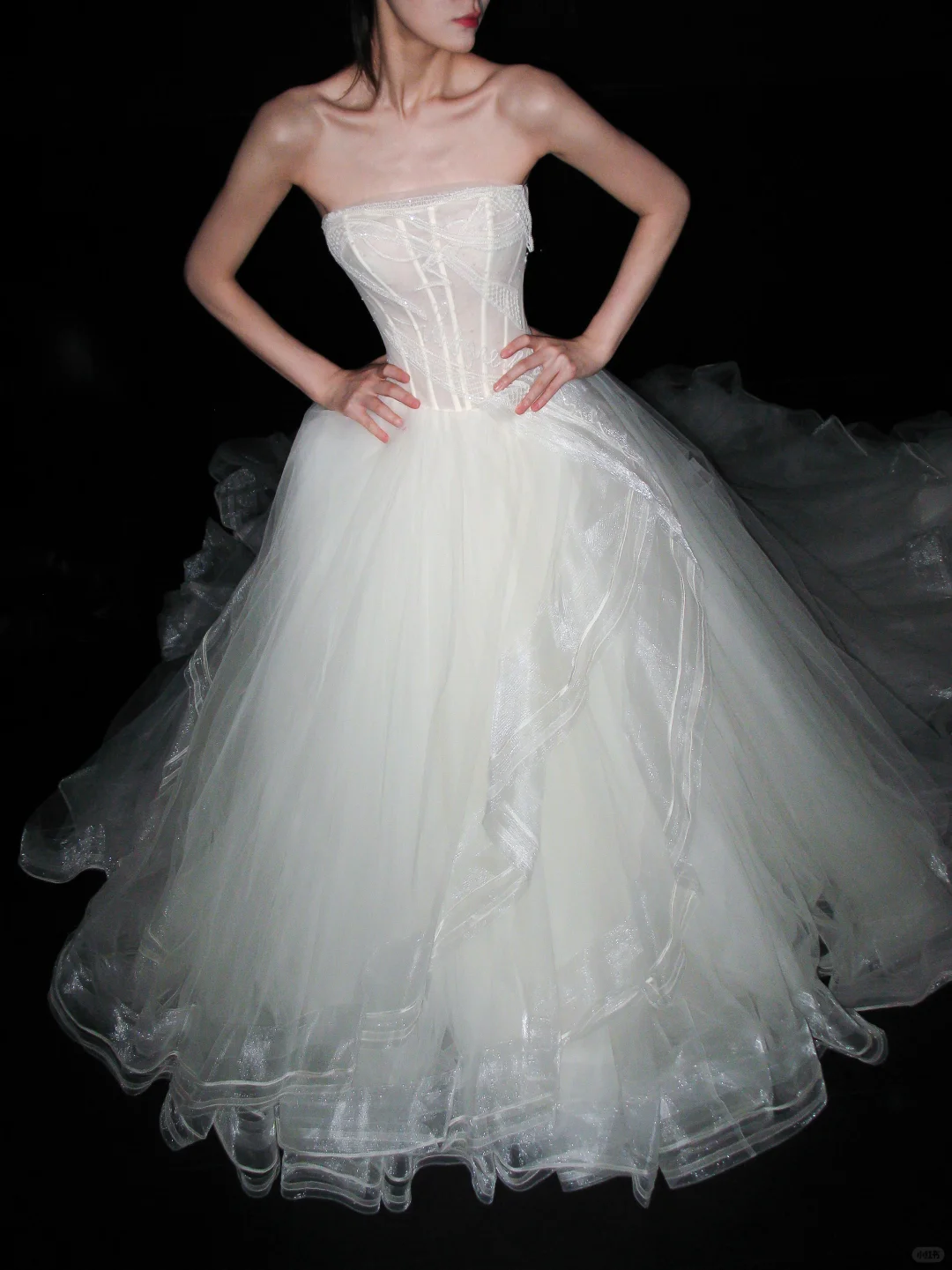 Pretty Ball Gown Strapless Corset White Ruffle Tulle Long Wedding Dress SH8894