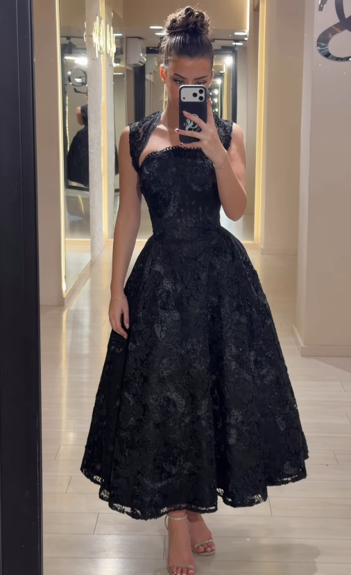 Elegant Classic A Line Straps Black Lace Backless Long Prom Dress SH5305
