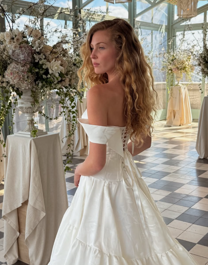Simple Sweet Ball Gown Off the Shoulder White Long Wedding Dress SH5452