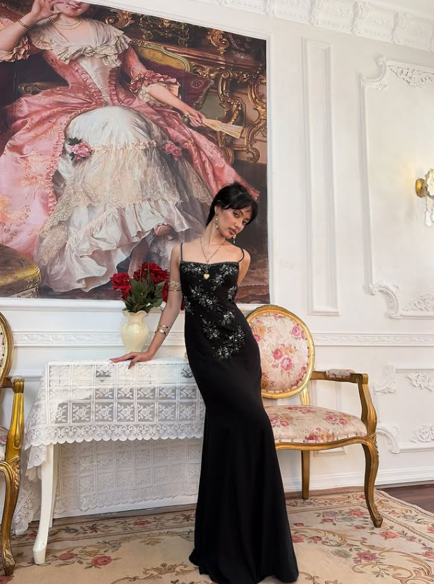 Elegant Black Mermaid Straps Exquisite Beaded Satin Backless Long Prom Dress SH5393