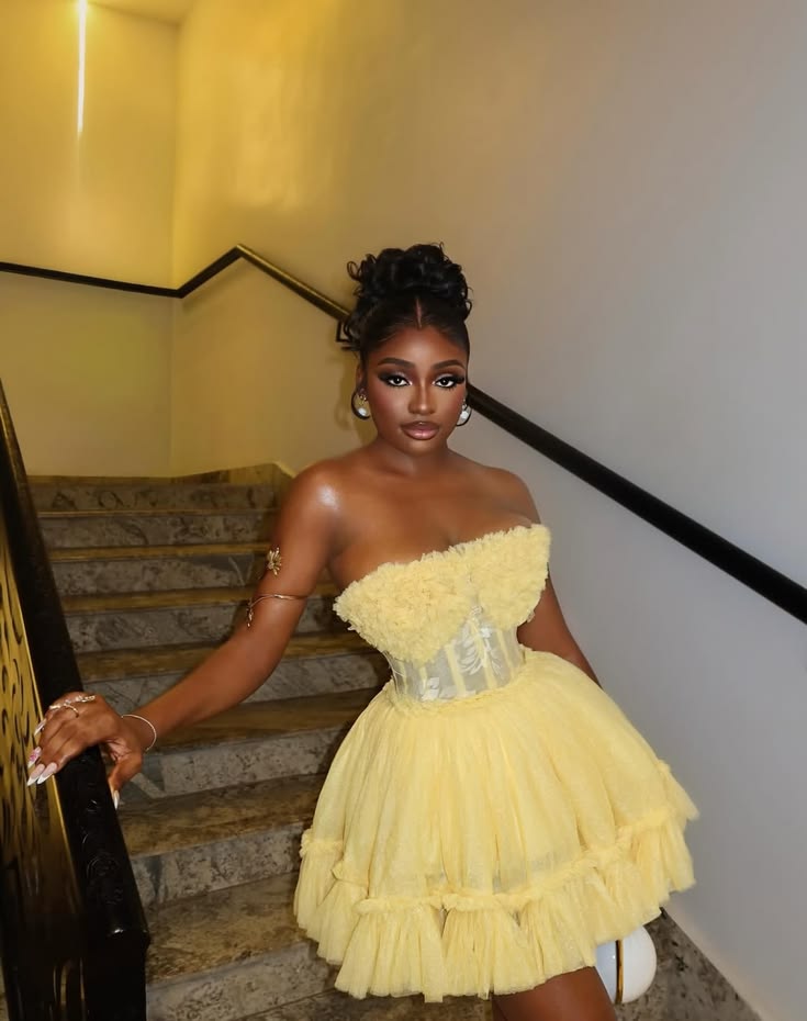 Stunning Yellow A Line Strapless Corset Tulle Short Homecoming Dress Outfits SH6730