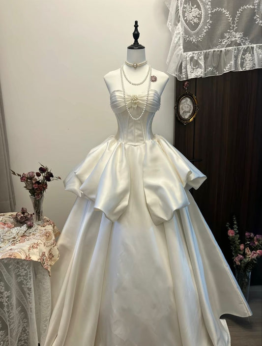 Vintage A Line Sweetheart Neck Pearl White Satin Wedding Dress SH6031