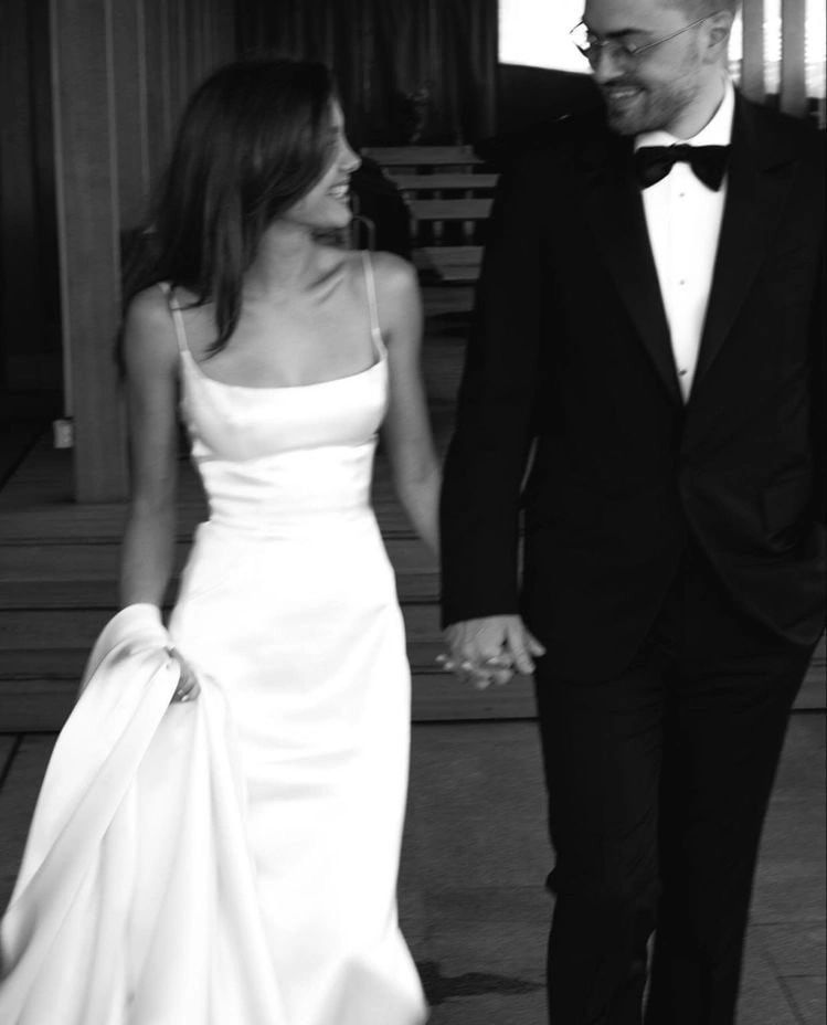 Simple Sheath Spaghetti Strap White Satin Backless Long Train Wedding Dress SH7543